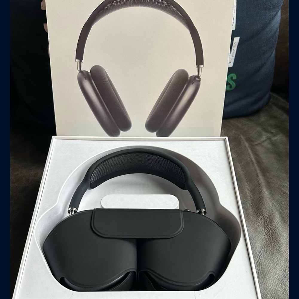 Black Airpod Max